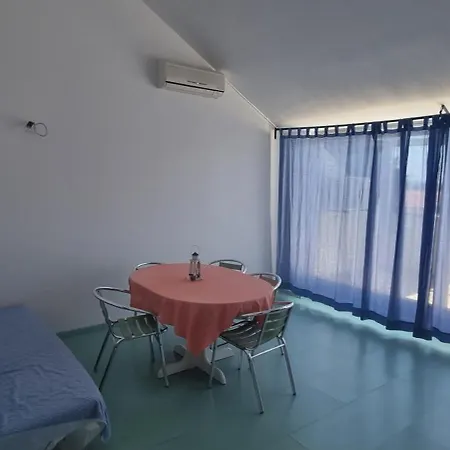 Apartment Apartman Cica Mirce